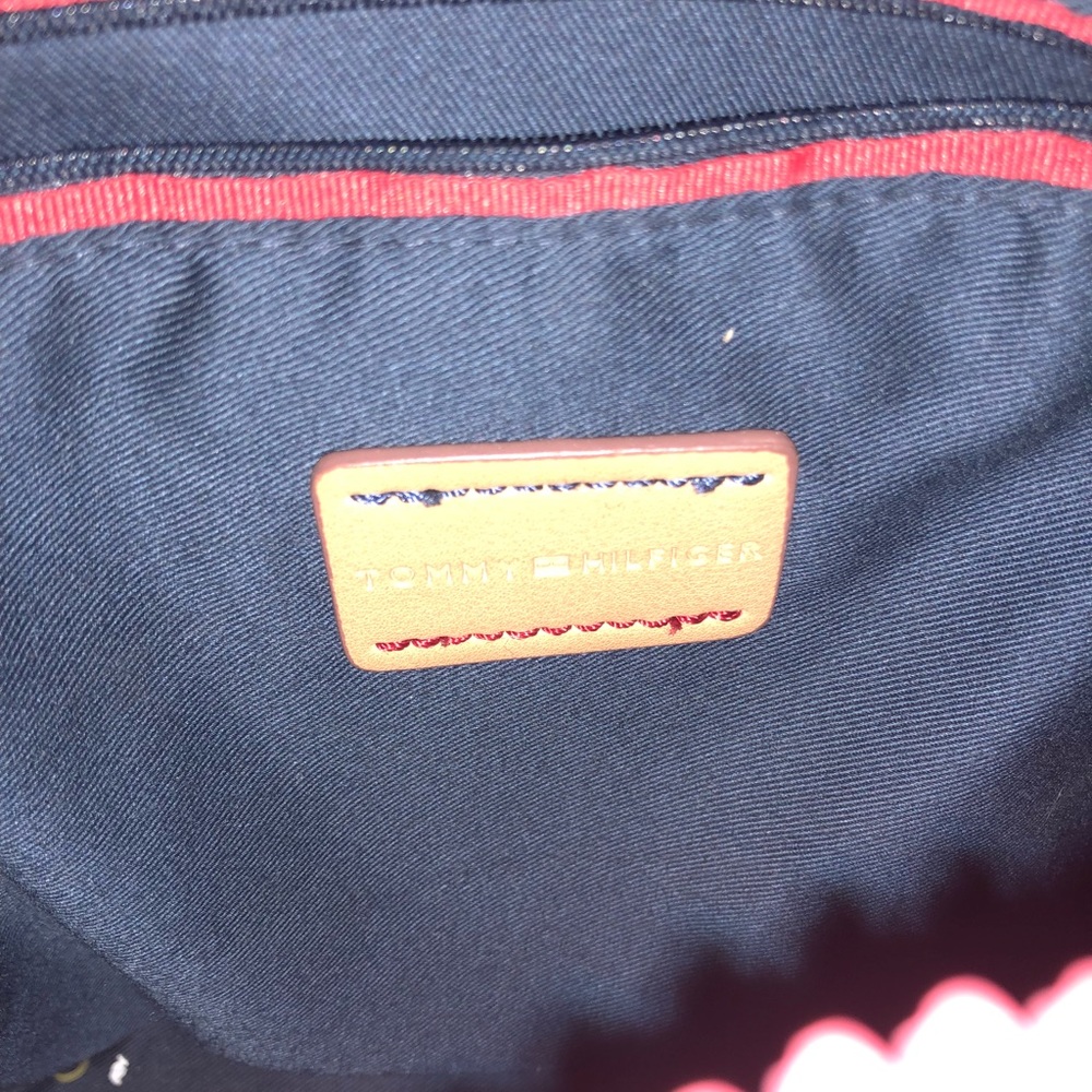 tommy backpack ! - Picture 3 of 4